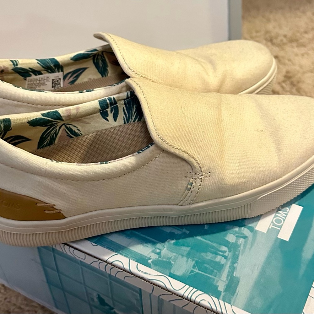 TOMS Travel Lite Slip Ons